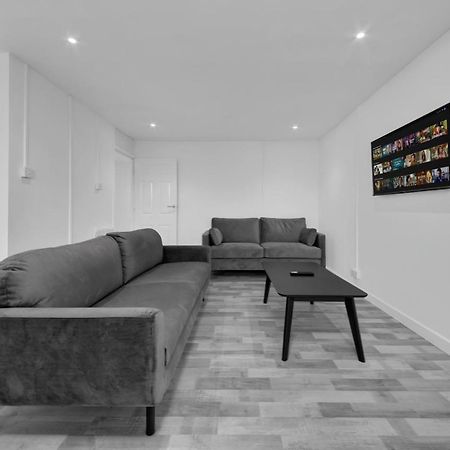 Suites By Rehoboth - Overcomers- Deptford London Luaran gambar