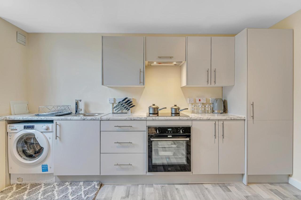 Suites By Rehoboth - Overcomers- Deptford London Luaran gambar