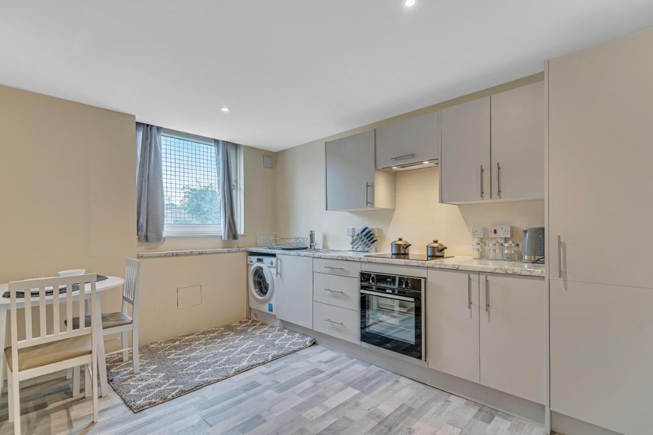 Suites By Rehoboth - Overcomers- Deptford London Luaran gambar