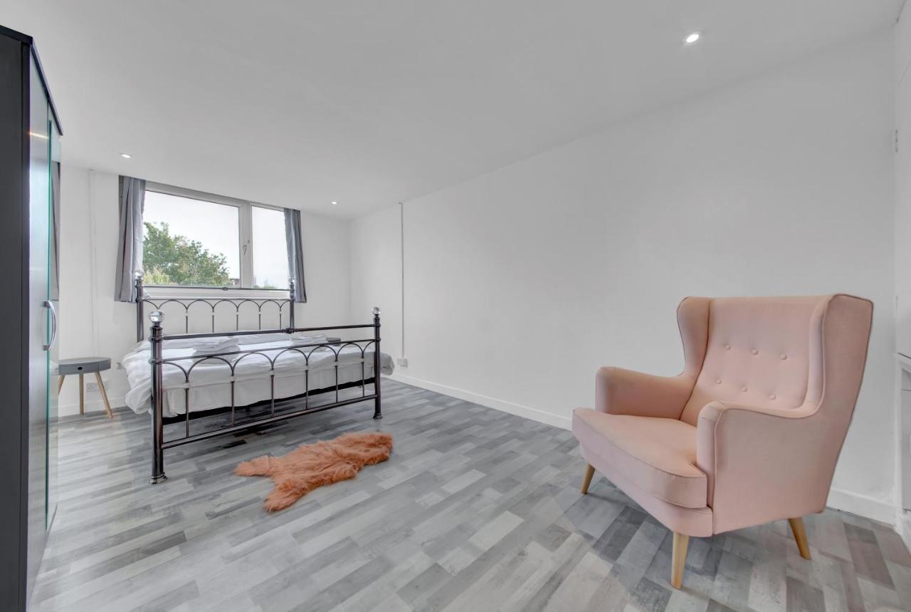 Suites By Rehoboth - Overcomers- Deptford London Luaran gambar